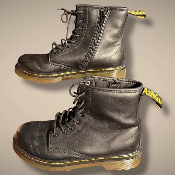 Women's Sz 5 DR. MARTENS 1460 Barely Worn Black Leather Side Zip Up Combat Boots - Picture 5 of 11